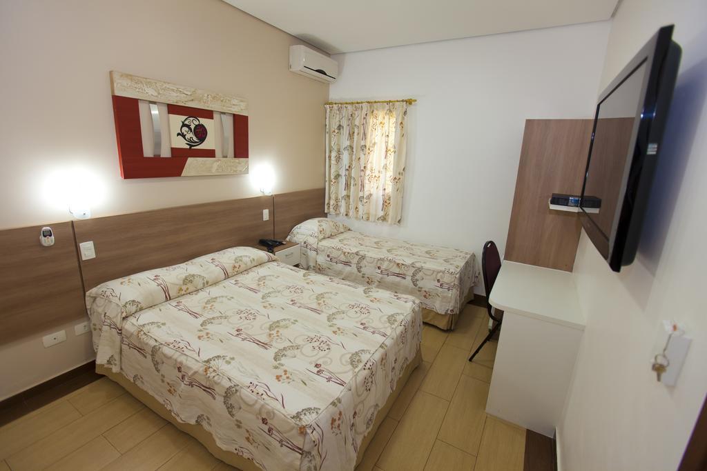Hotel Oly Plaza Piracicaba Zimmer foto
